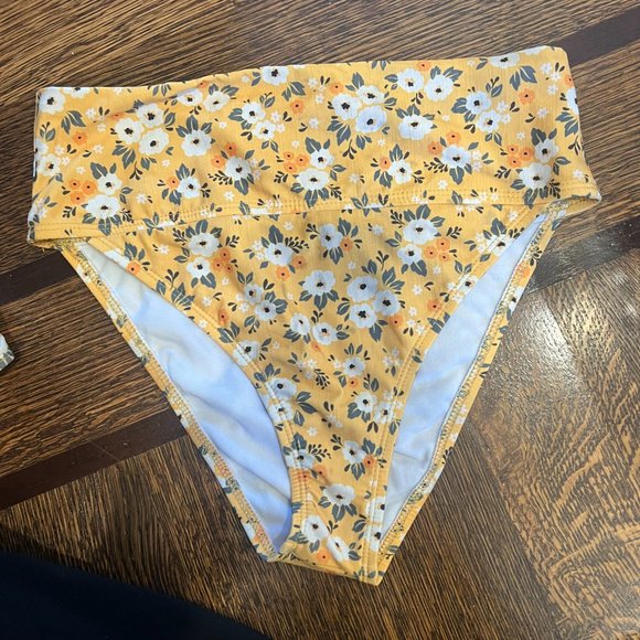 Pac Sun Salero Swim Yellow Floral Bikini size medium - Picture 4 of 6